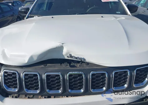 2024 Jeep Compass Latitude 4X4 z USA, uszkodzony, nr VIN 3C4NJDBN8RT109969